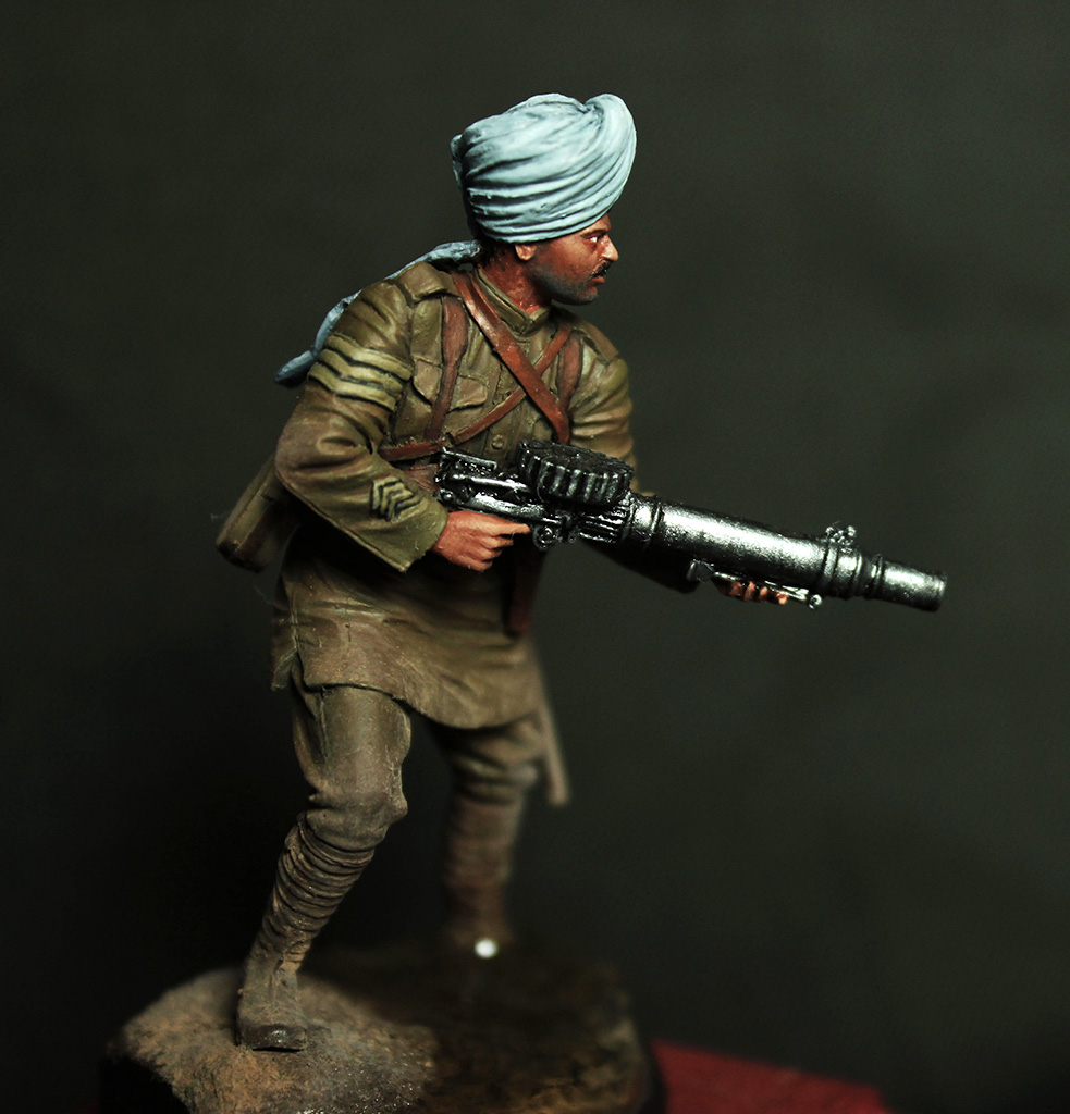 Figures: Indian machine gunner, photo #1