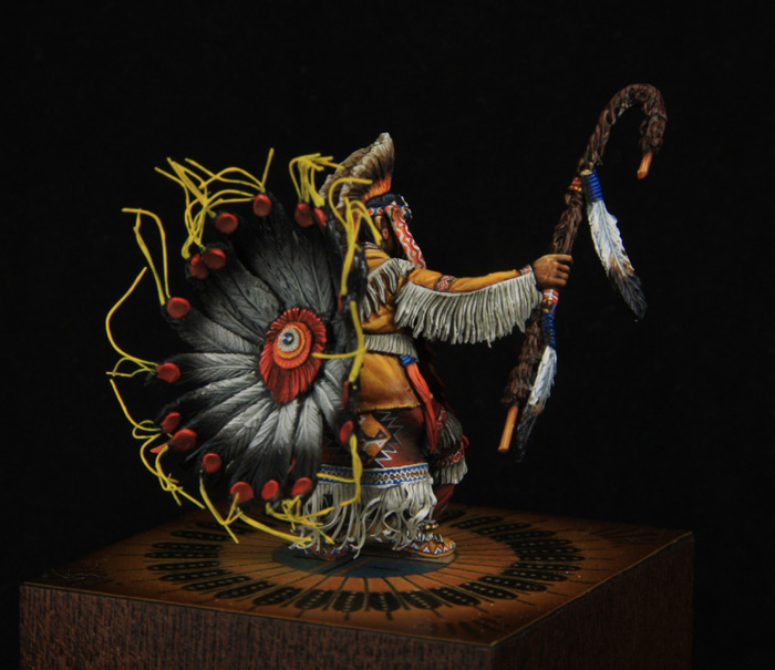 Figures: Pow-Wow dancer, photo #3