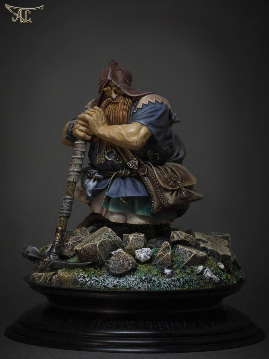 Miscellaneous: Hooded Dwarf, photo #1
