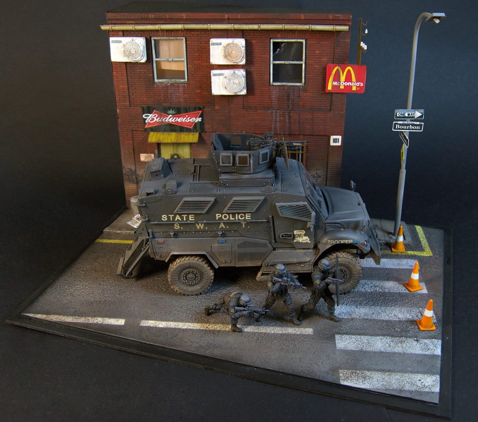 Dioramas and Vignettes: S.W.A.T., photo #12