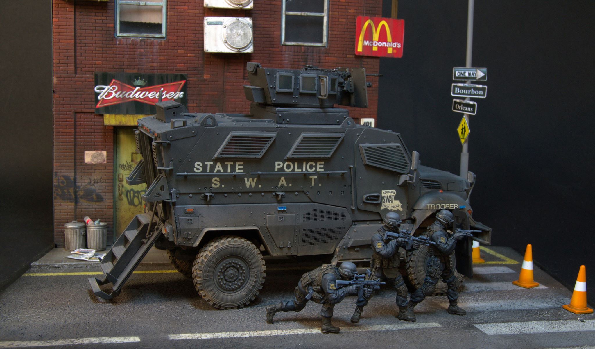 Dioramas and Vignettes: S.W.A.T., photo #15