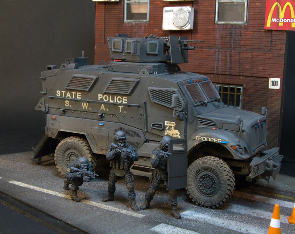 Dioramas and Vignettes: S.W.A.T., photo #17