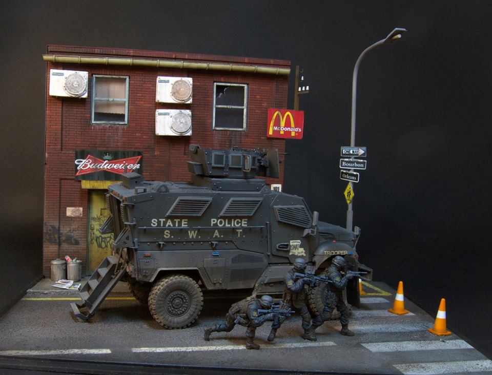 Dioramas and Vignettes: S.W.A.T., photo #3