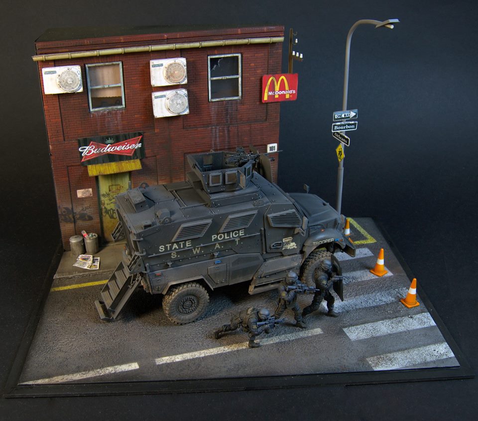 Dioramas and Vignettes: S.W.A.T., photo #5