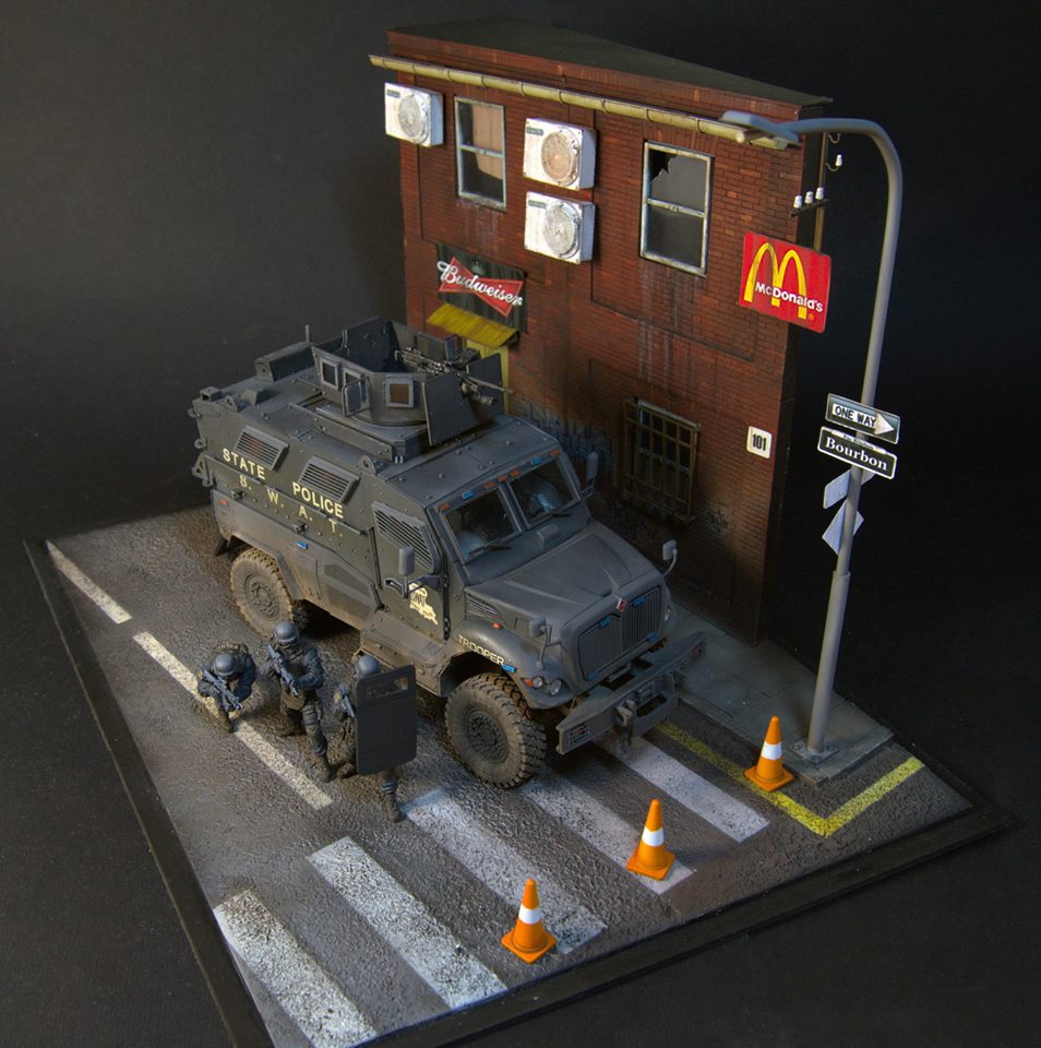 Dioramas and Vignettes: S.W.A.T., photo #7