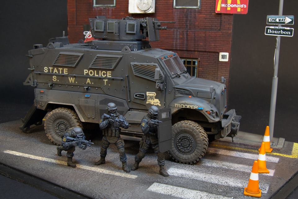 Dioramas and Vignettes: S.W.A.T., photo #9