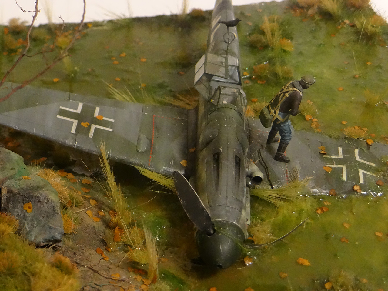 Dioramas and Vignettes: Shot down pilot, photo #11