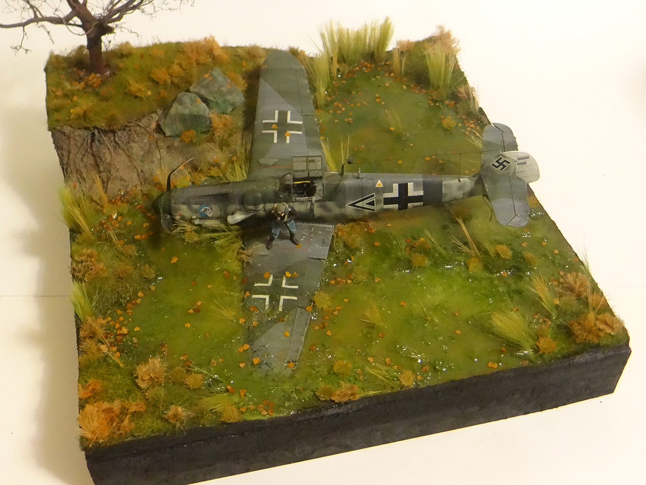 Dioramas and Vignettes: Shot down pilot, photo #13