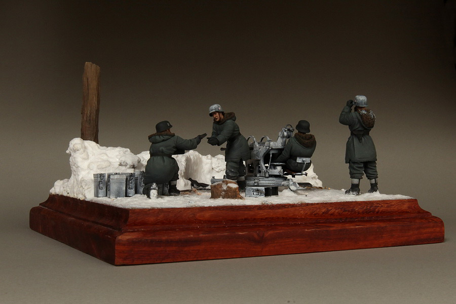 Dioramas and Vignettes: Waffen-SS FlaK-38 crew, photo #13