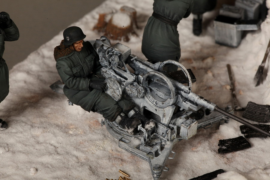 Dioramas and Vignettes: Waffen-SS FlaK-38 crew, photo #27