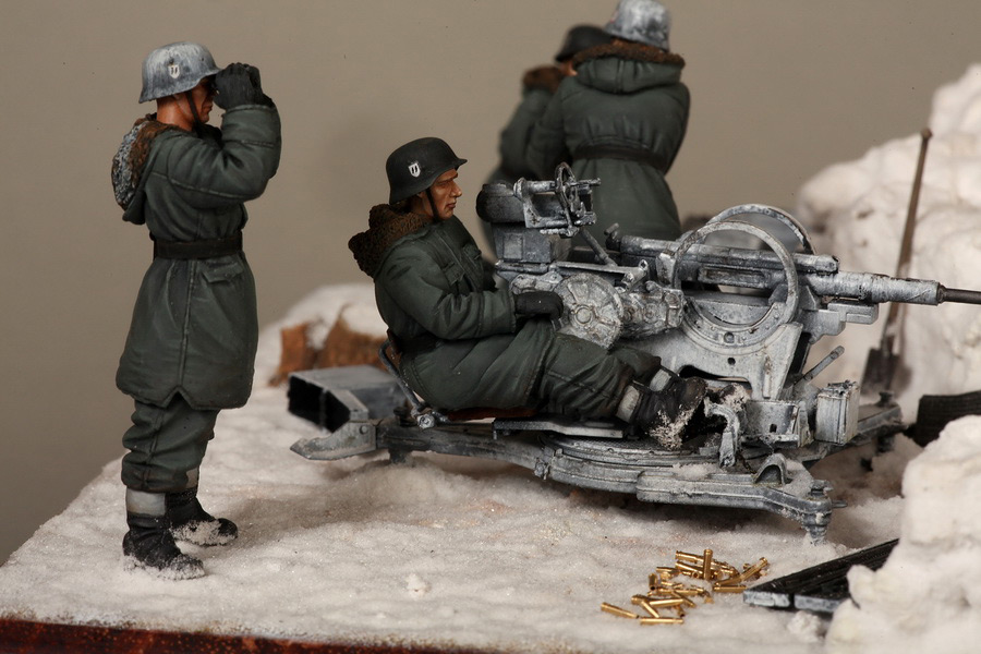 Dioramas and Vignettes: Waffen-SS FlaK-38 crew, photo #31