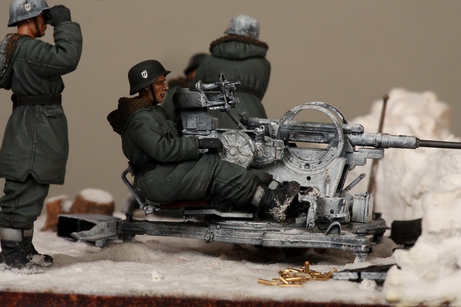 Dioramas and Vignettes: Waffen-SS FlaK-38 crew, photo #32