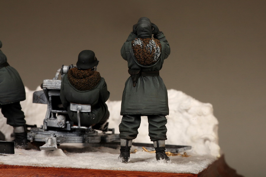 Dioramas and Vignettes: Waffen-SS FlaK-38 crew, photo #39