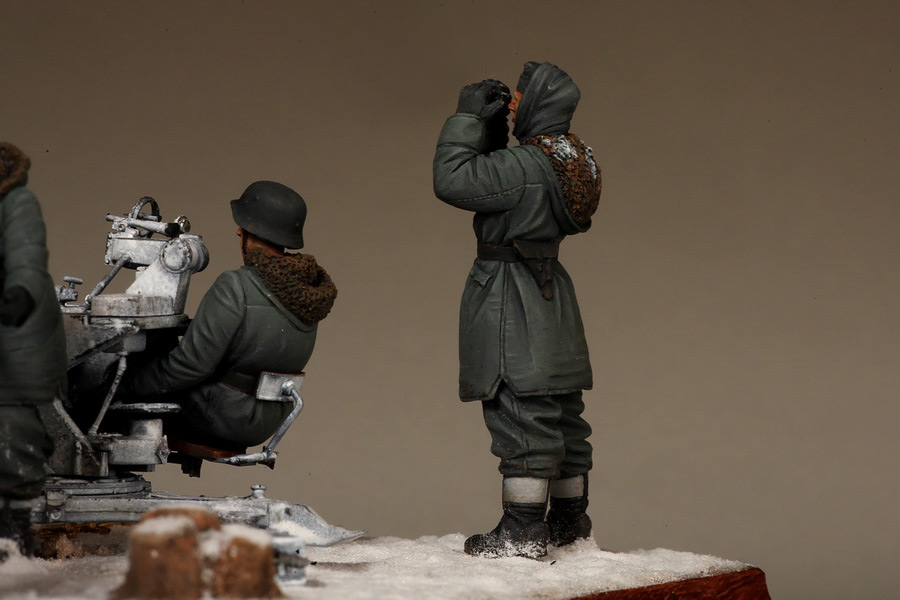 Dioramas and Vignettes: Waffen-SS FlaK-38 crew, photo #40