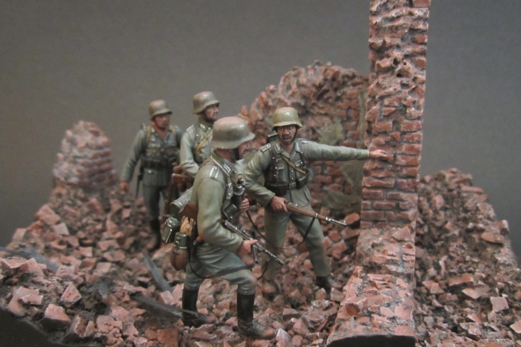 Dioramas and Vignettes: Choosing direction, photo #1