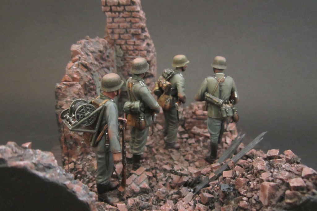 Dioramas and Vignettes: Choosing direction, photo #7