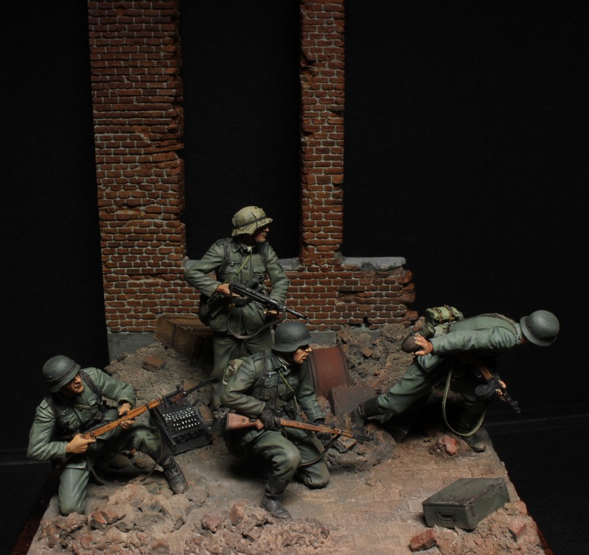 Dioramas and Vignettes: Street fight, photo #1