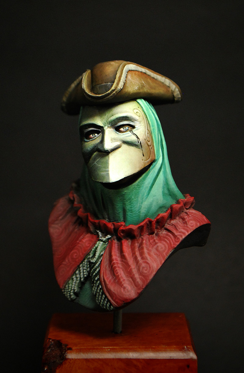 Figures: Venetian mask, photo #1