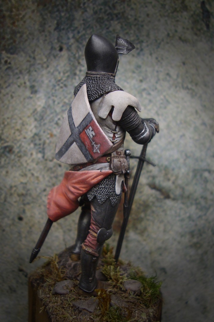 Figures: Teutonic knight, XIV cent., photo #4
