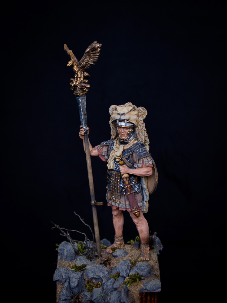 Figures: Aquilifer of Roman legion, I-II AD, photo #4