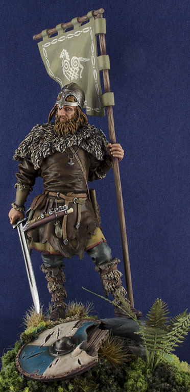 Figures: Viking standard-bearer, photo #4