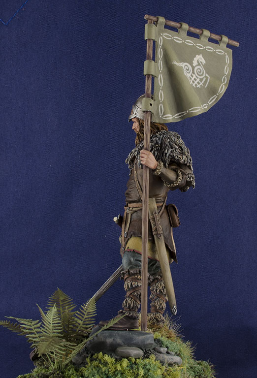 Figures: Viking standard-bearer, photo #7