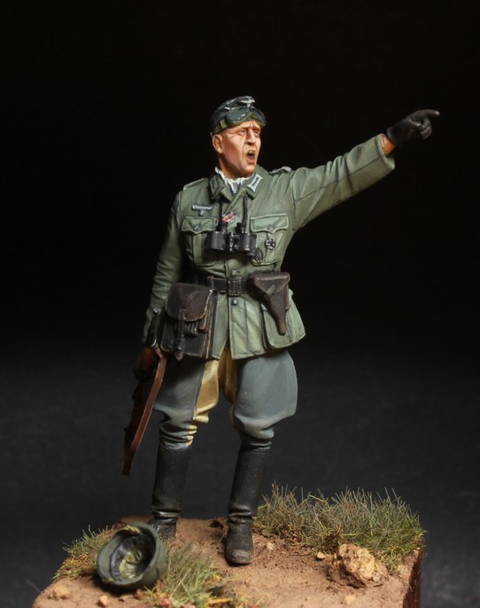 Figures: Oberleutnant, photo #2