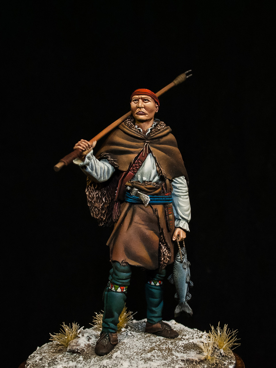 Figures: Iroquois fisher, photo #13