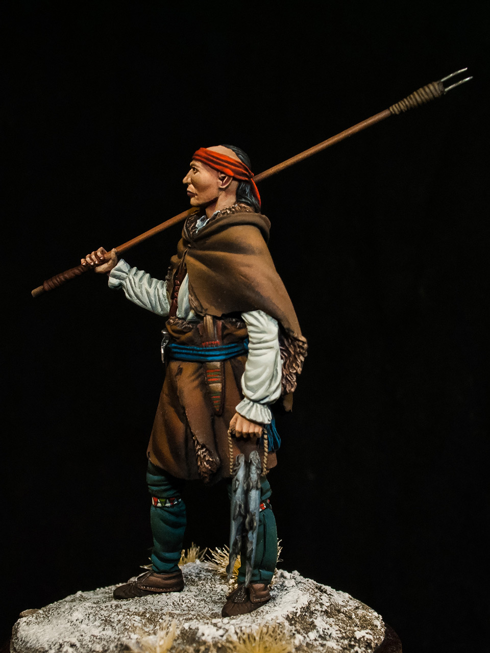 Figures: Iroquois fisher, photo #3