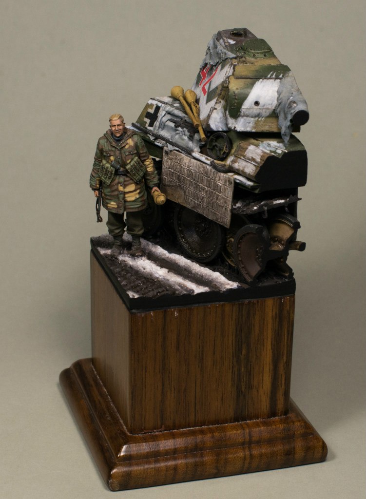 Dioramas and Vignettes: Last man standing, photo #5