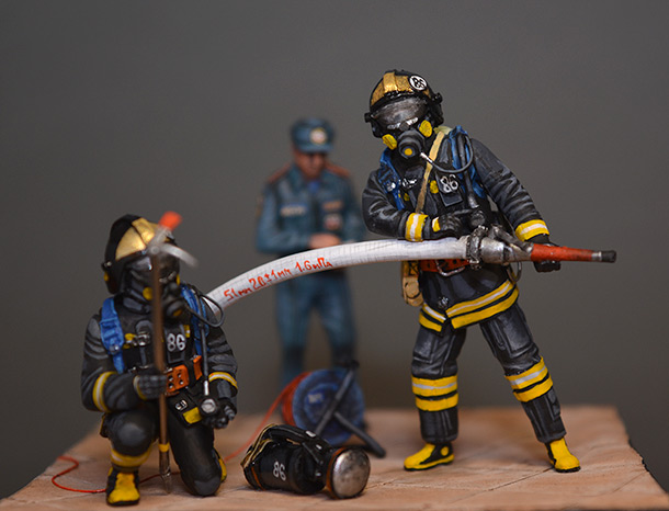 Figures: Firemen of 86th dept.