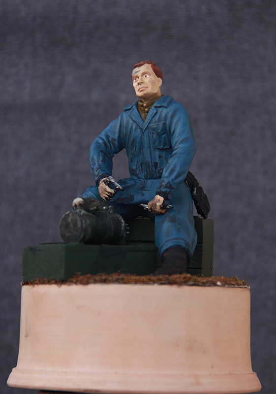Sculpture: Soviet tank crewman, photo #2