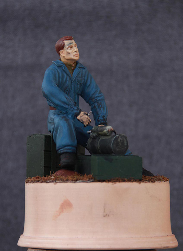 Sculpture: Soviet tank crewman, photo #3