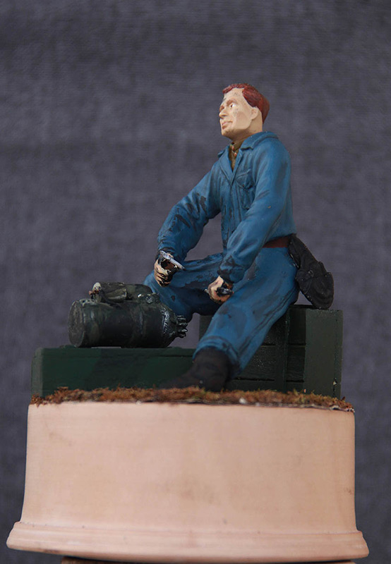 Sculpture: Soviet tank crewman, photo #4