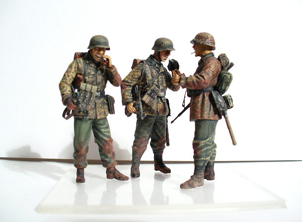 Figures: SS Soldiers