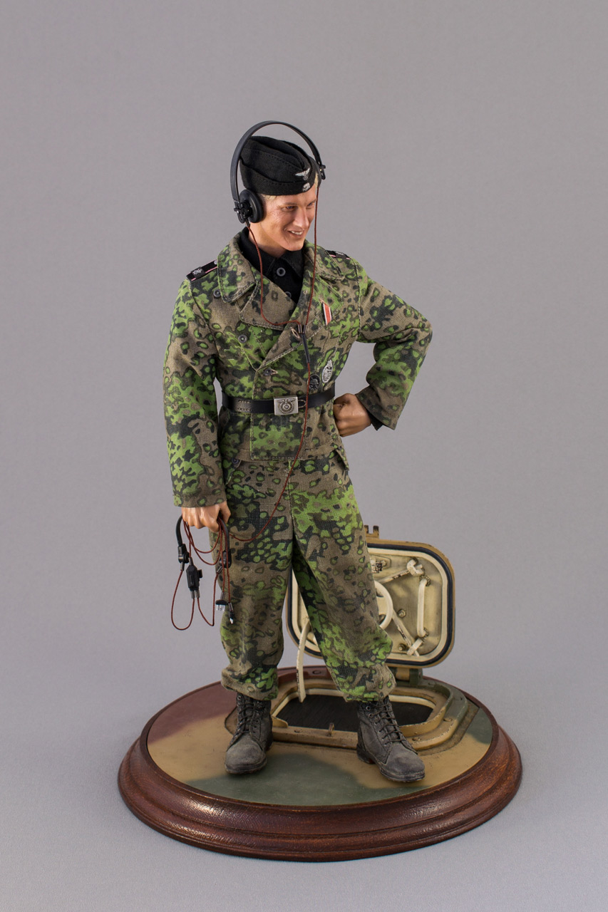 Фигурки: Танкист Tiger I. LSSAH, Бельгия, июнь 1944 г., фото #1