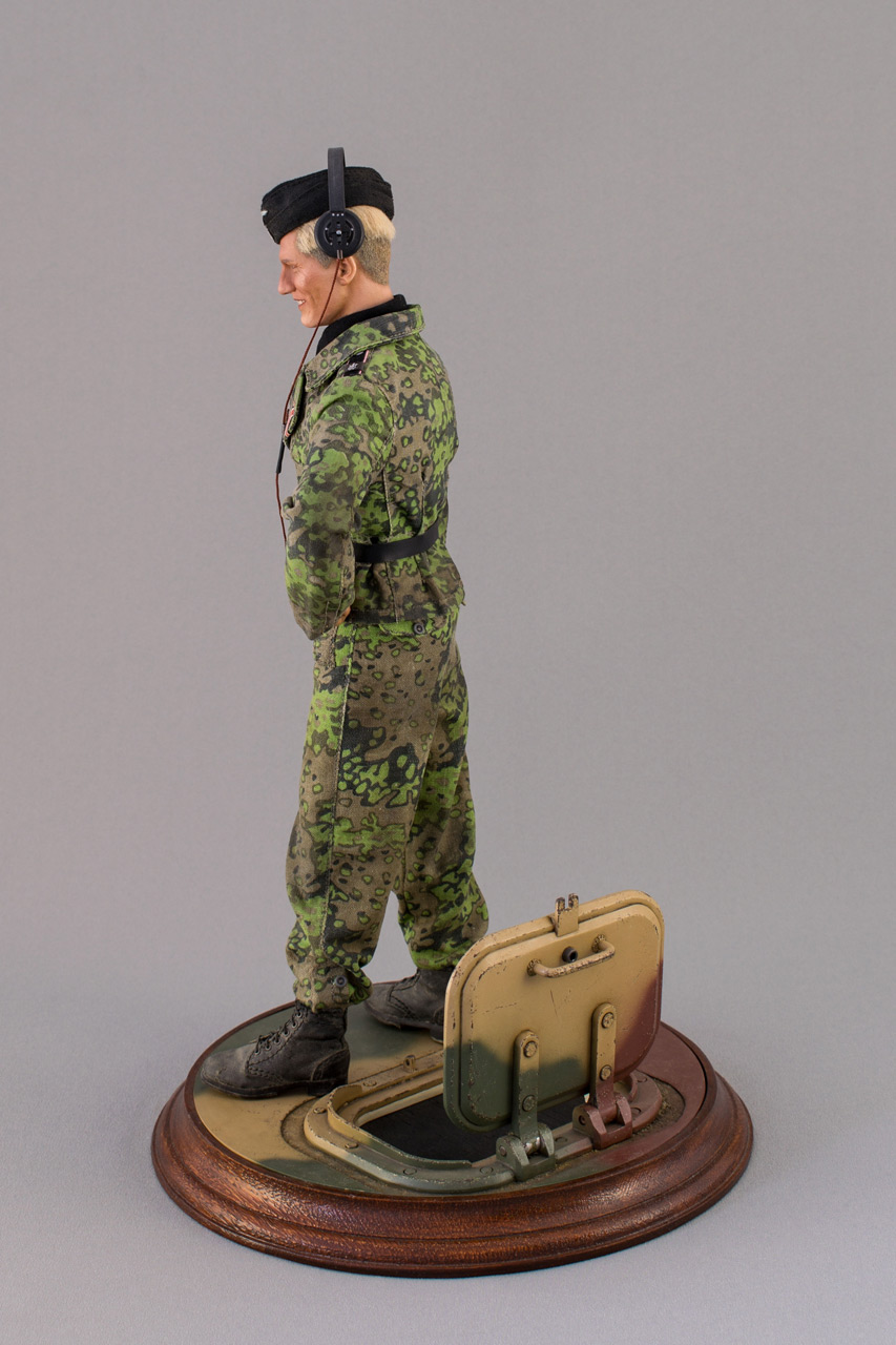 Dioramas and Vignettes: Tiger I crewman, LSSAH, Belgium, June 1944, photo #8