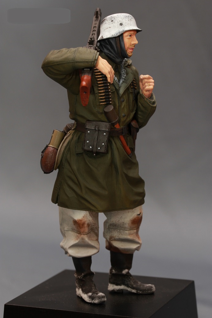 Figures: MG-42 machine gunner, photo #2