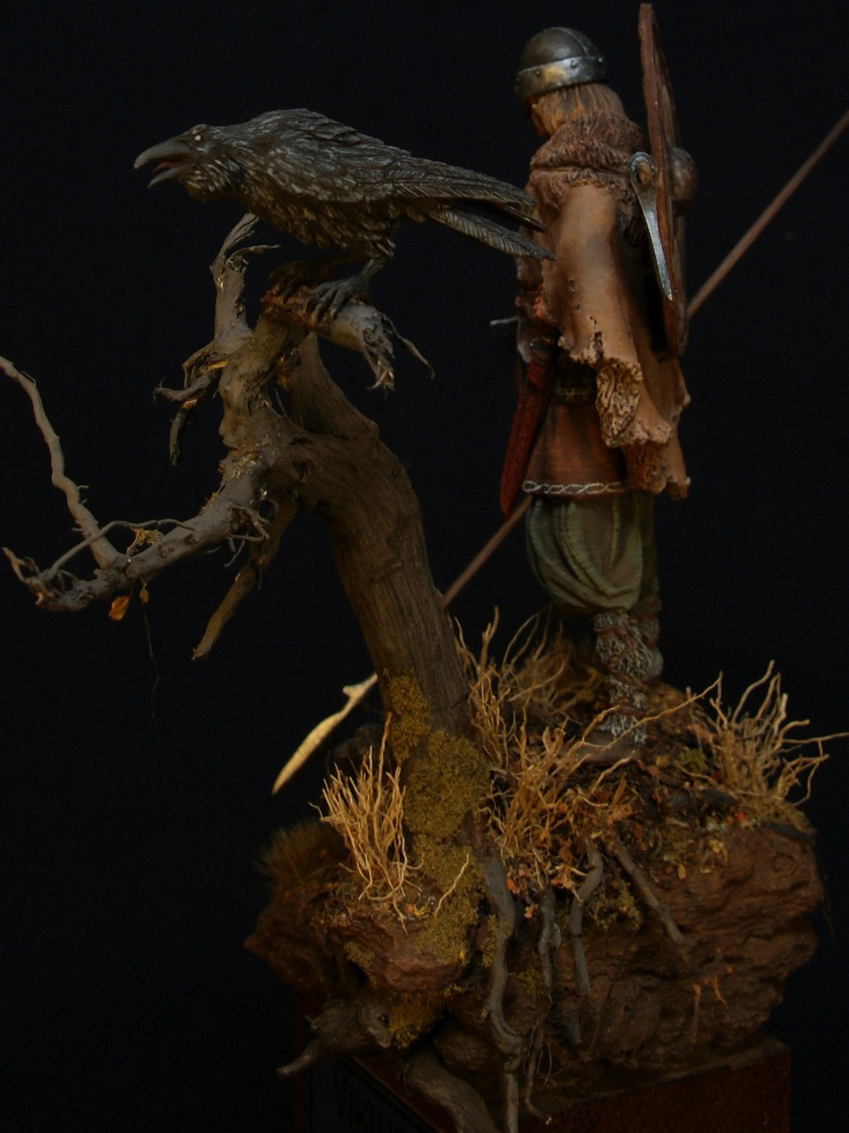 Figures: Viking with raven, photo #4