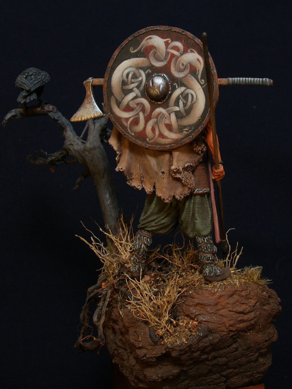 Figures: Viking with raven, photo #6