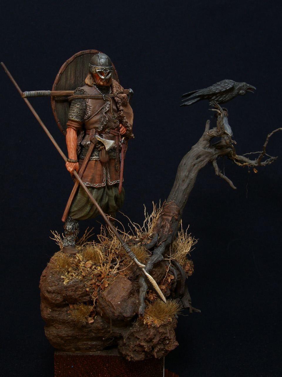 Figures: Viking with raven, photo #7