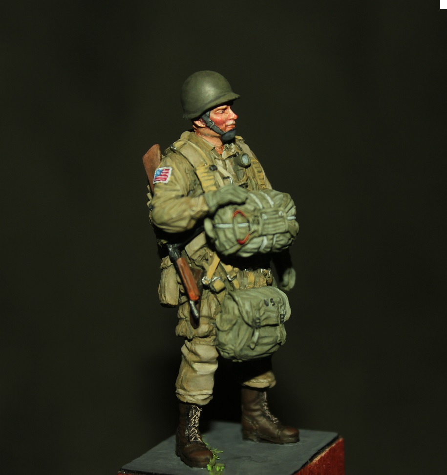 Figures: Paratrooper, photo #2