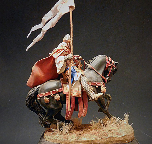 Figures: Mounted crusader