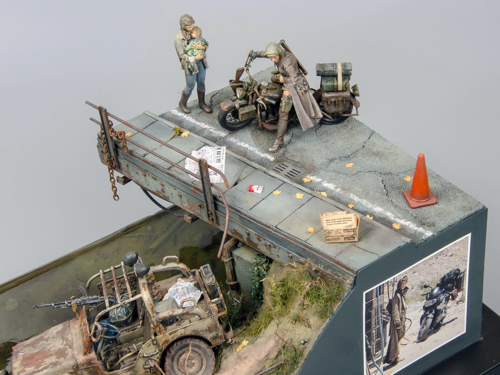 Dioramas and Vignettes: On the bridge, photo #10
