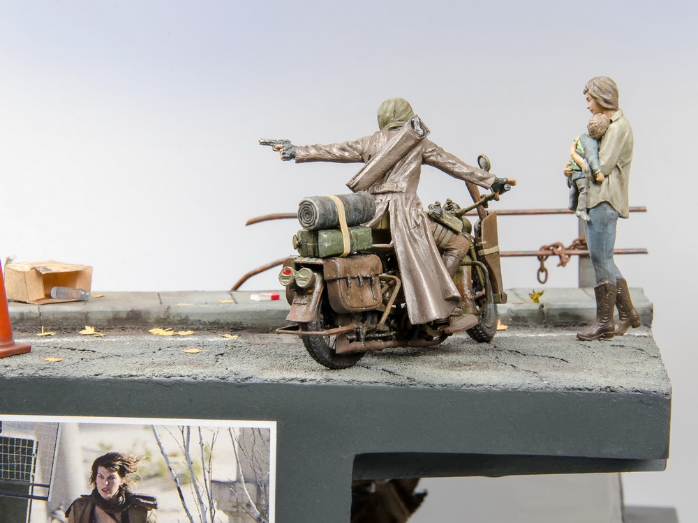 Dioramas and Vignettes: On the bridge, photo #16