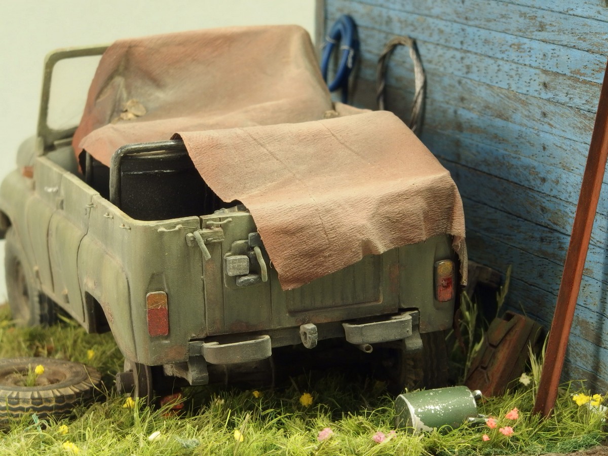 Dioramas and Vignettes: UAZ-469 at the backyard, photo #14