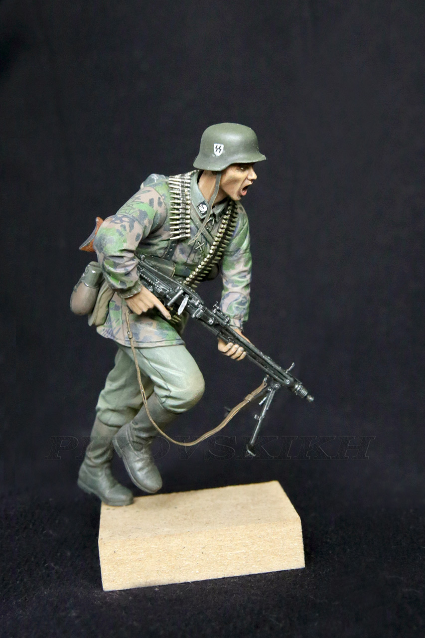 Figures:  MG-42 Gunner, photo #5