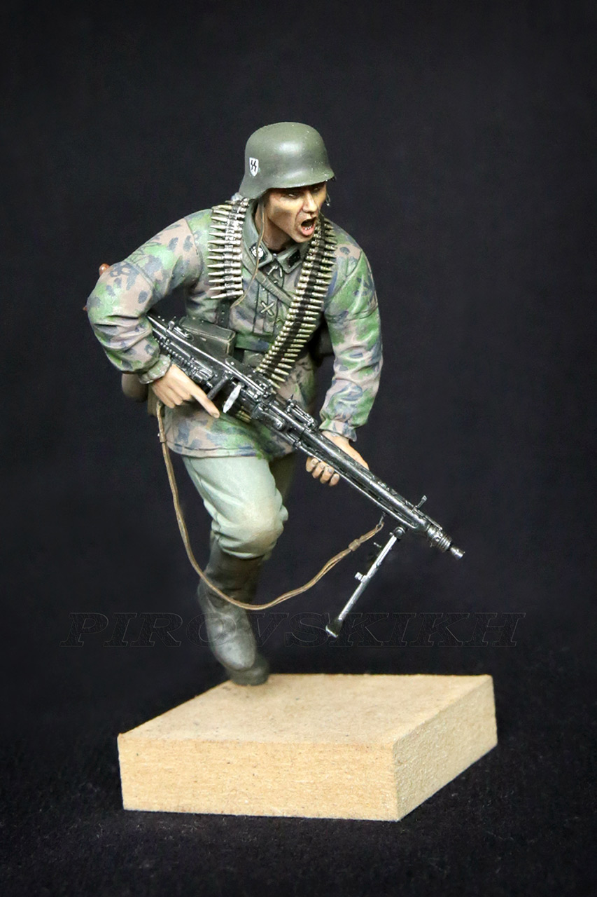 Figures:  MG-42 Gunner, photo #6