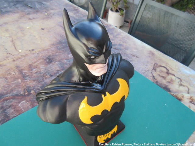 Sculpture: Batman, photo #3