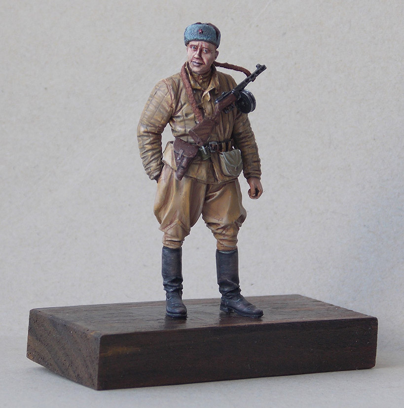 Figures: Red Army soldier at rest, photo #11